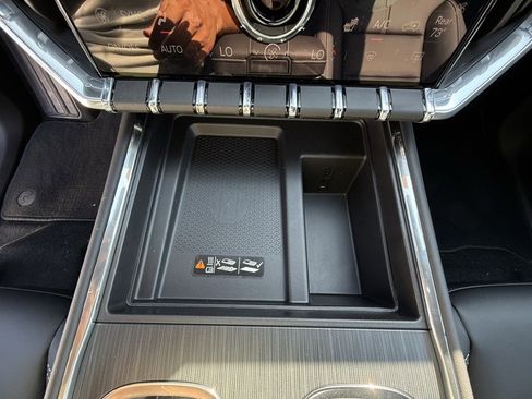 New 2025 GMC Acadia Elevation w/ Elevation Premium Package image 20