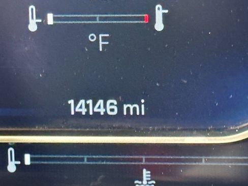 Used 2023 Chevrolet Suburban High Country image 23