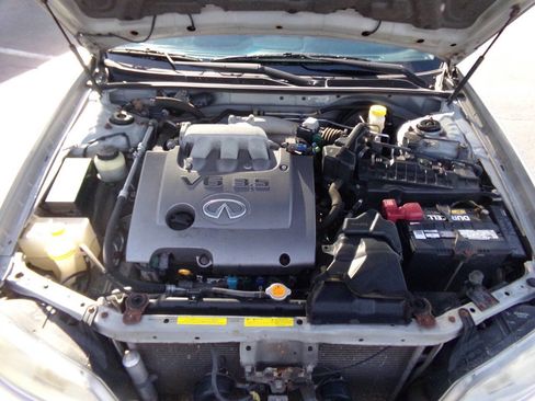 Used 2003 INFINITI I35 w/ Sunroof & Sunshade Pkg image 30