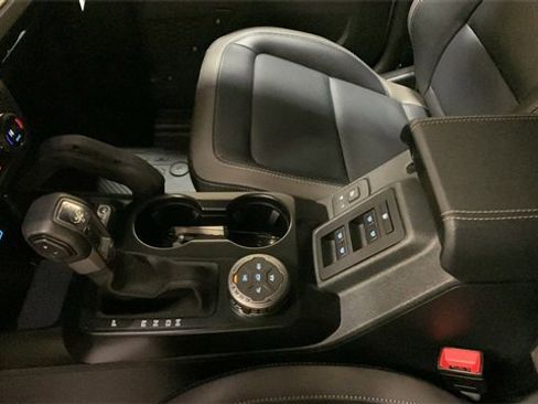 Certified 2025 Ford Bronco Outer Banks w/ Sasquatch Package image 40