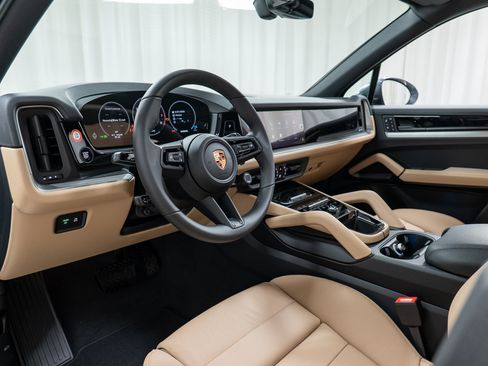 New 2026 Porsche Cayenne AWD/4WD image 4