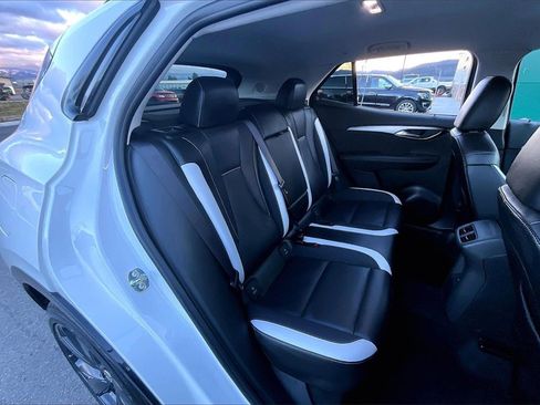 Used 2024 Buick Envision Sport Touring image 27