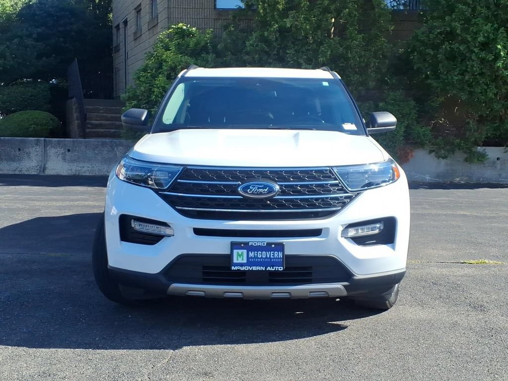 Used 2023 Ford Explorer XLT w/ Equipment Group 202A AWD/4WD image 3