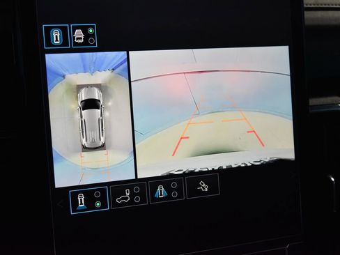 Used 2024 GMC Acadia Elevation image 12