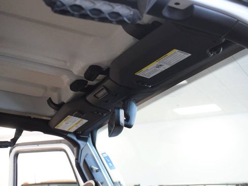 Used 2018 Jeep Wrangler Unlimited Rubicon AWD/4WD image 22