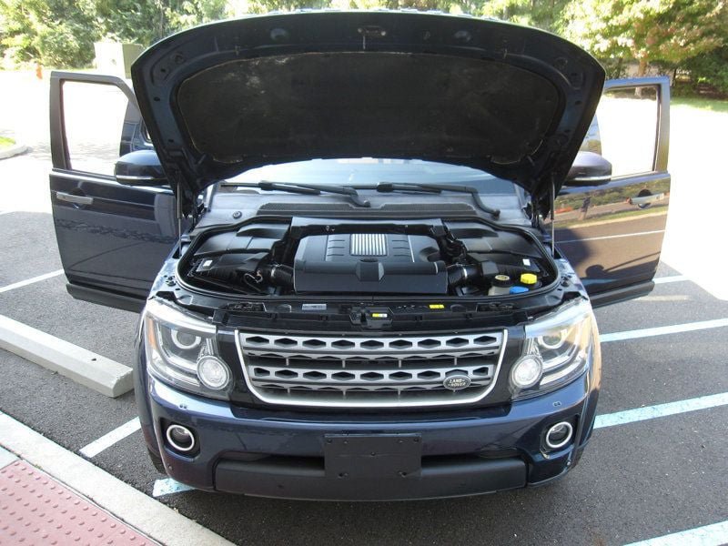 Used 2016 Land Rover LR4 HSE AWD/4WD image 32