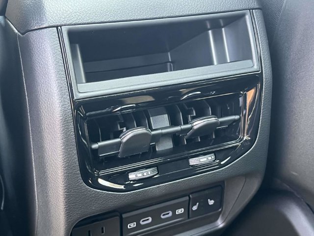 New 2026 Jeep Grand Cherokee Limited w/ Limited Altitude Package RWD image 17