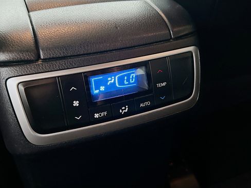 Used 2017 Toyota Highlander XLE image 26