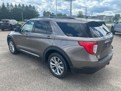 Used 2021 Ford Explorer XLT w/ Equipment Group 202A AWD/4WD image 5