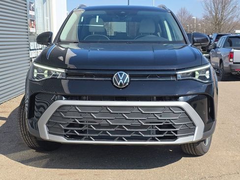 New 2026 Volkswagen Taos SE AWD/4WD image 3