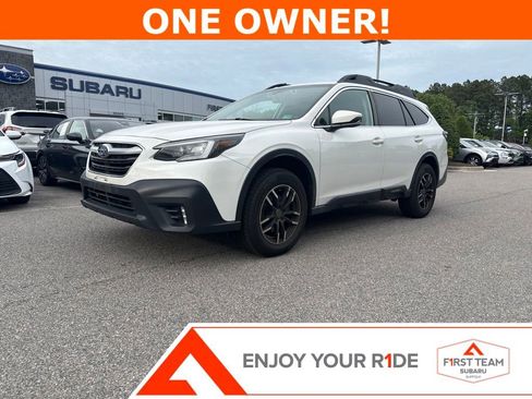 Used 2022 Subaru Outback Premium AWD/4WD image 1