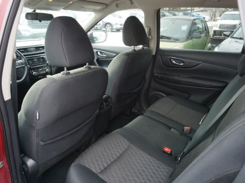 Used 2018 Nissan Rogue SV image 7