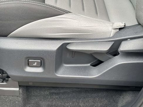Used 2025 Toyota Tacoma TRD Sport RWD image 17