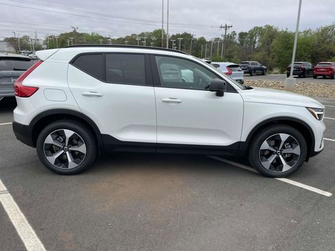 New 2025 Volvo XC40 B5 Plus w/ Protection Package Premier image 11