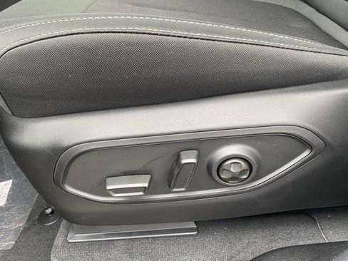 New 2025 Jeep Grand Cherokee L Laredo image 16