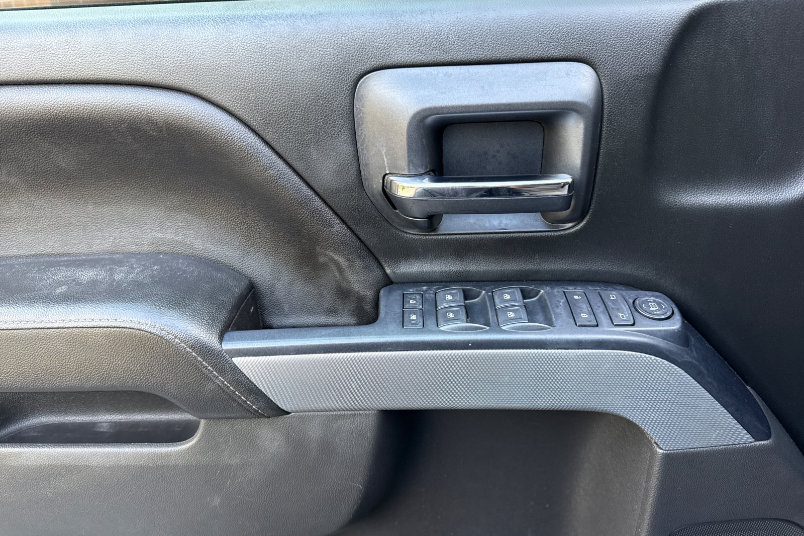 Used 2018 Chevrolet Silverado 1500 LT w/ All Star Edition AWD/4WD image 12