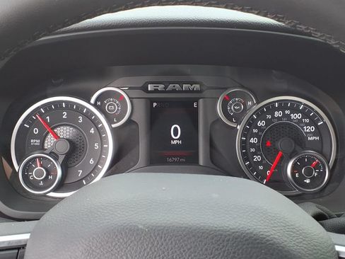 Used 2026 RAM 2500 Big Horn AWD/4WD image 2