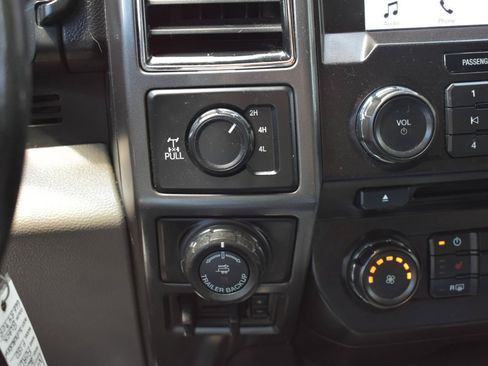 Used 2018 Ford F150 XLT w/ Equipment Group 302A Luxury AWD/4WD image 32