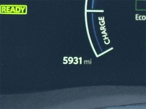 Used 2025 Toyota Camry SE image 16