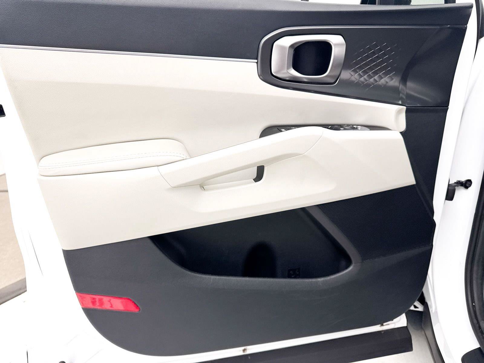 Used 2023 Kia Sorento S w/ Panoramic Sunroof Package FWD image 29