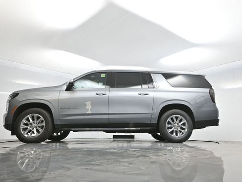 Used 2025 Chevrolet Suburban Premier image 76