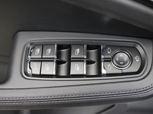 New 2026 Porsche Macan image 22