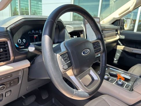 Used 2023 Ford Expedition Limited AWD/4WD image 7