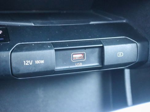 Used 2022 Kia Niro EX Premium image 33