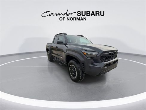 Used 2025 Toyota Tacoma TRD Off-Road image 2