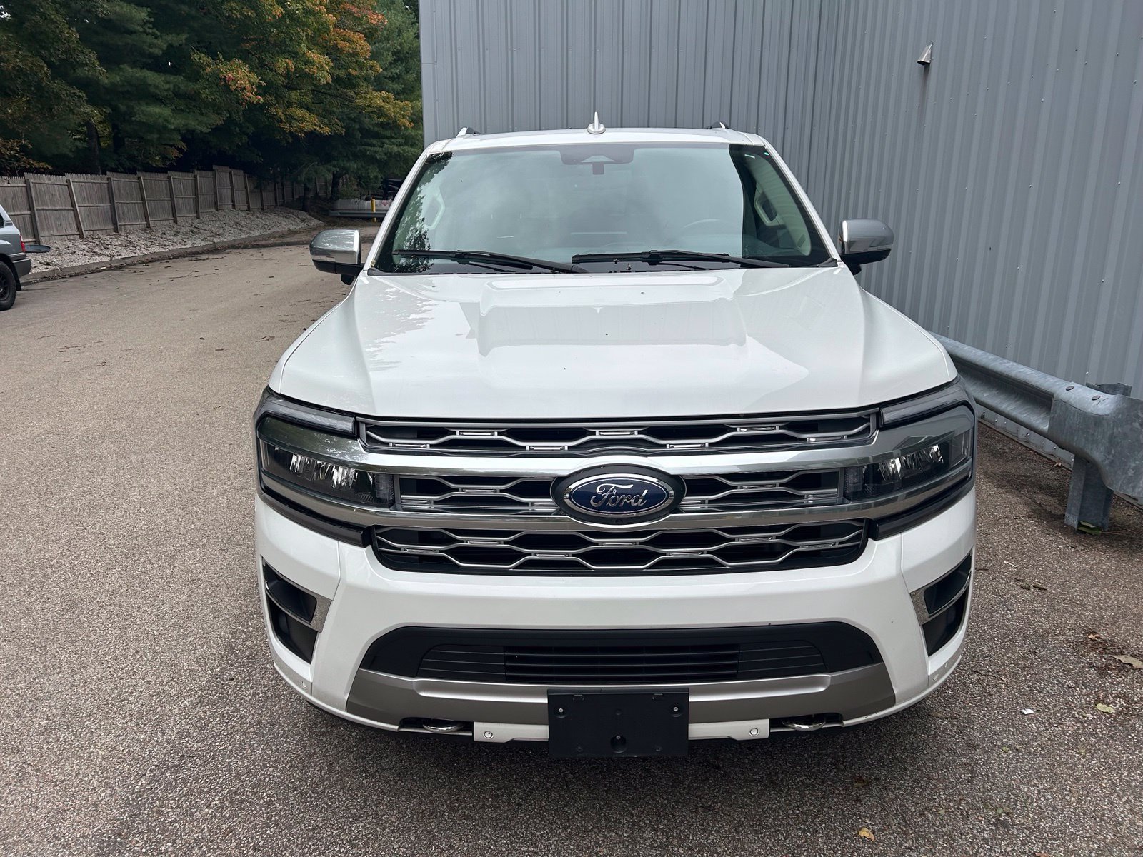 Used 2022 Ford Expedition Max Platinum AWD/4WD image 2