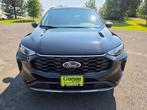 Used 2025 Ford Escape ST-Line AWD/4WD image 2
