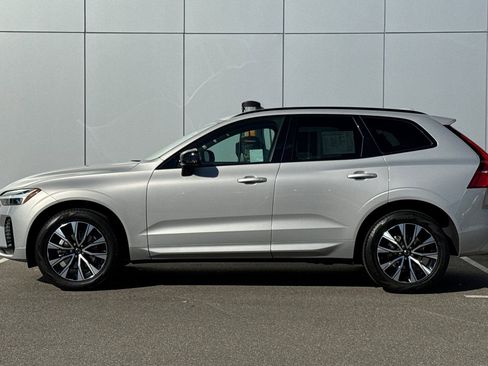 Used 2025 Volvo XC60 B5 Core w/ Protection Package Premier image 2