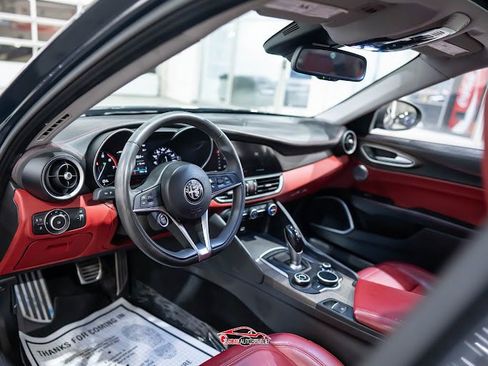 Used 2019 Alfa Romeo Giulia Ti w/ Quick Order Package 22Z Lusso RWD image 13