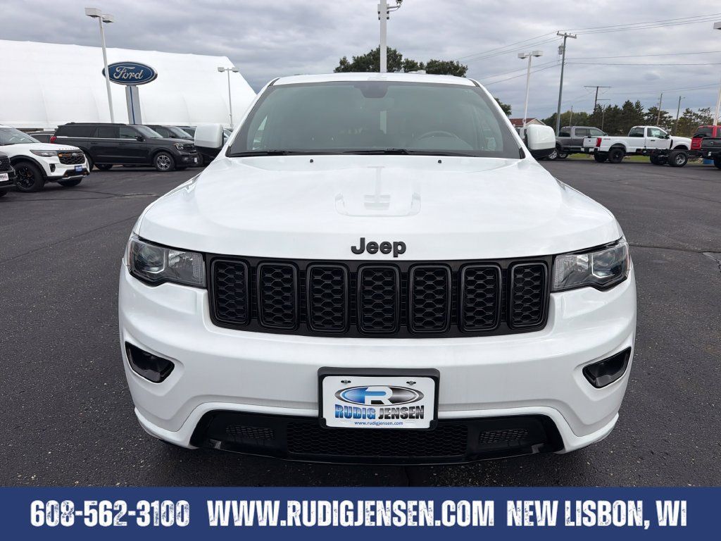 Used 2022 Jeep Grand Cherokee Laredo X AWD/4WD image 8