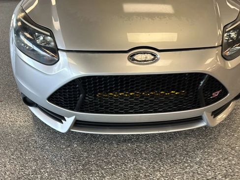 Used 2013 Ford Focus ST FWD image 39