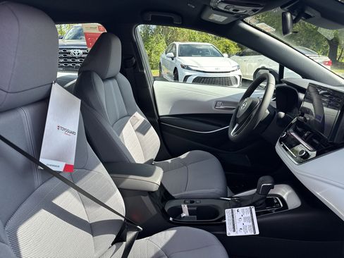 New 2025 Toyota Corolla SE image 31