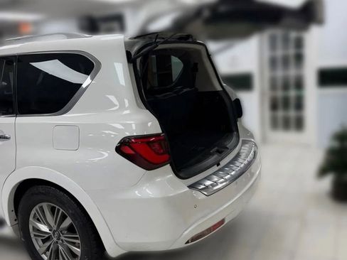 Used 2018 INFINITI QX80 Sport Utility 4D w/ Driver Assistance Package image 16