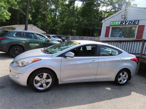 Used 2013 Hyundai Elantra GLS w/ Preferred Pkg FWD image 8