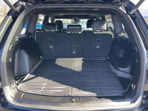 Used 2023 Jeep Grand Cherokee Altitude image 16