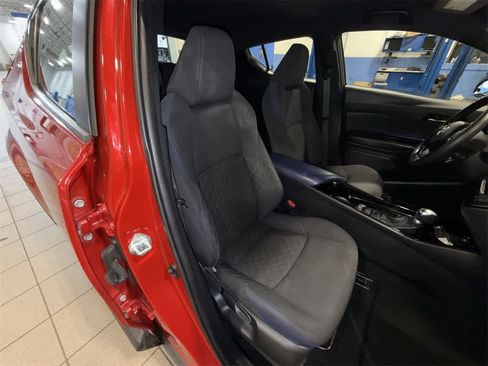 Used 2020 Toyota C-HR XLE image 16