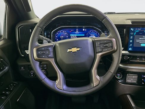 Used 2022 Chevrolet Silverado 1500 High Country w/ Technology Package RWD image 17