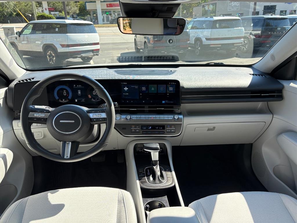 Certified 2025 Hyundai Kona SEL AWD/4WD image 7