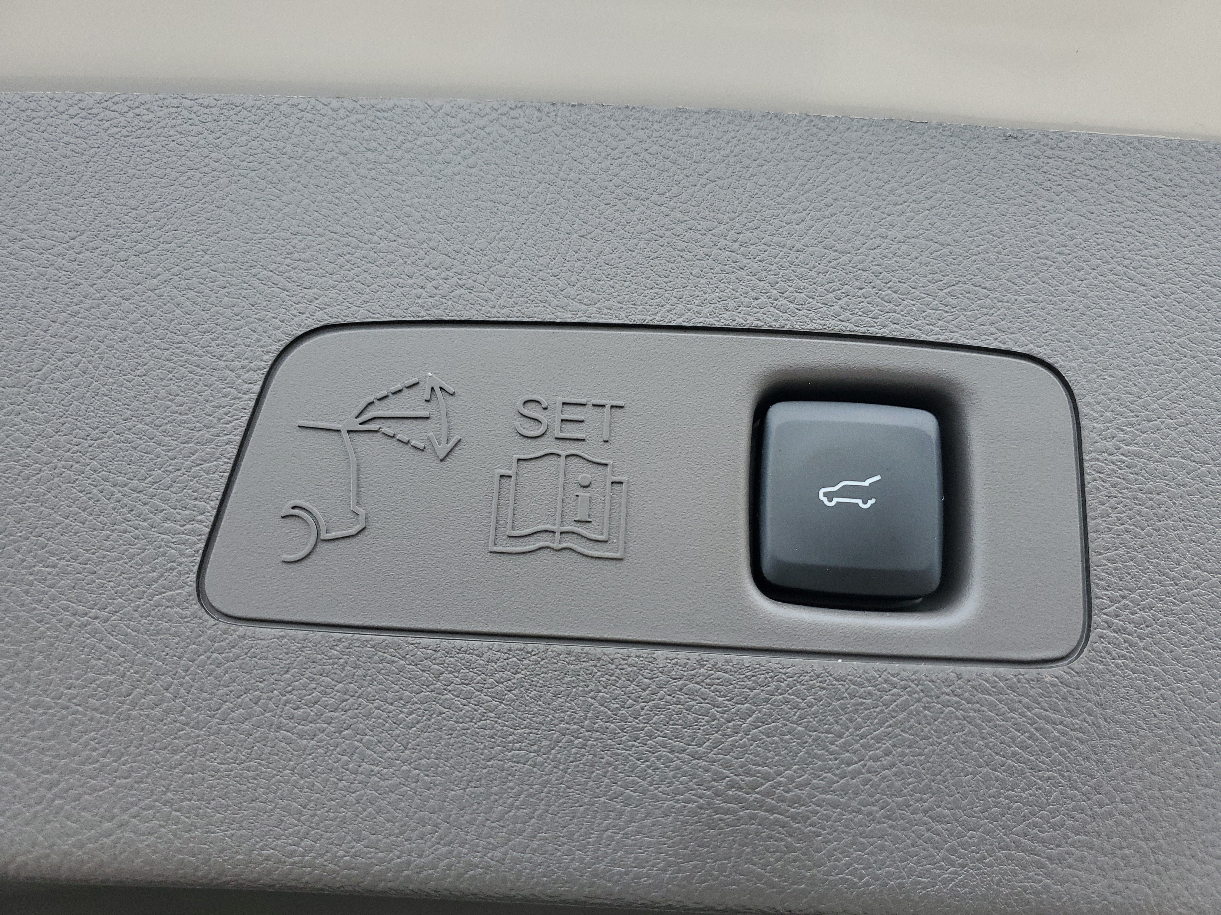Used 2024 Lincoln Corsair FWD image 9