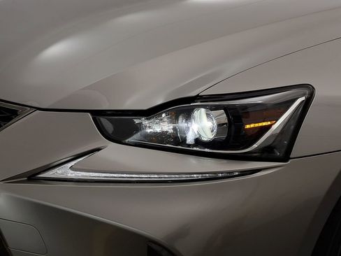 Used 2017 Lexus IS 350 F Sport image 8