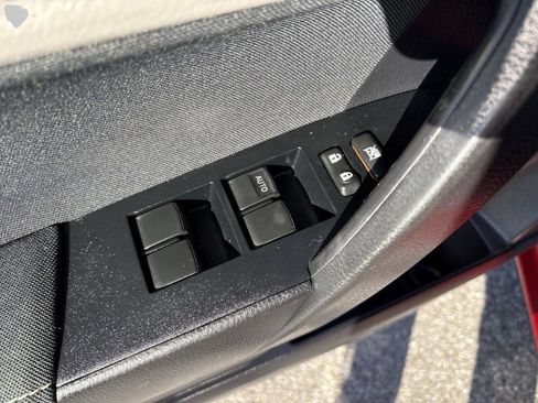 Used 2016 Toyota Corolla LE image 31