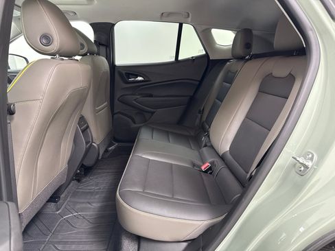 Used 2025 Chevrolet Trax ACTIV w/ Sunroof Package FWD image 24
