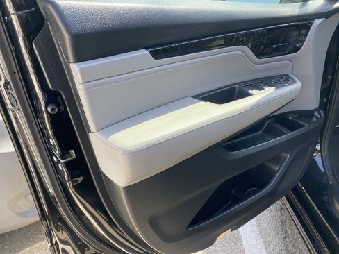 Used 2018 Honda Odyssey Elite image 14