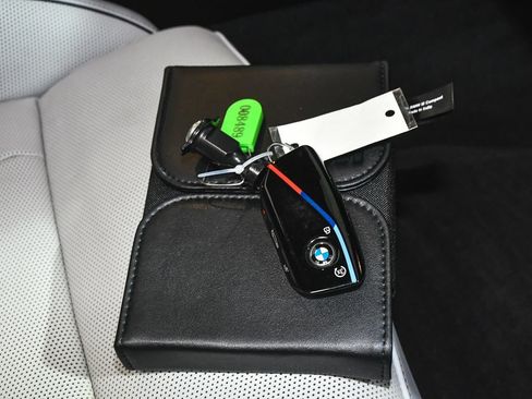 Used 2025 BMW M5 w/ Executive Package AWD/4WD image 75
