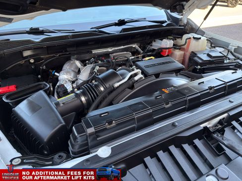 Used 2022 GMC Sierra 2500 AT4 image 13