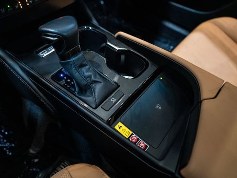 Used 2023 Lexus ES 350 w/ Premium Package image 32